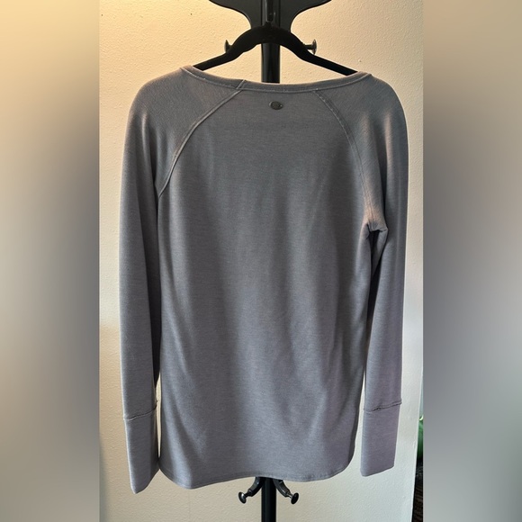 Women’s Gray Athleta Sweatshirt, hi-low cut - size small - Picture 2 of 5